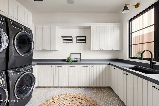 5715 E MONTEROSA Street, Phoenix, AZ 85018