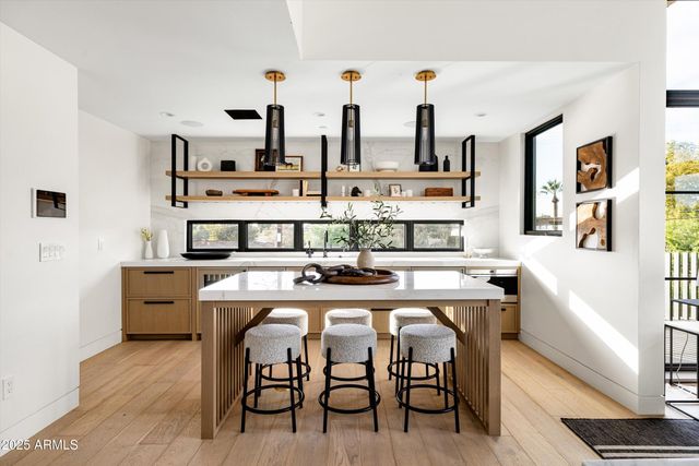 5715 E MONTEROSA Street, Phoenix, AZ 85018