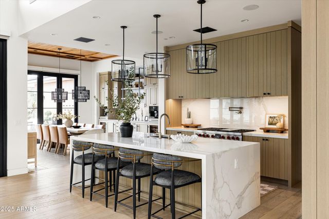 5715 E MONTEROSA Street, Phoenix, AZ 85018