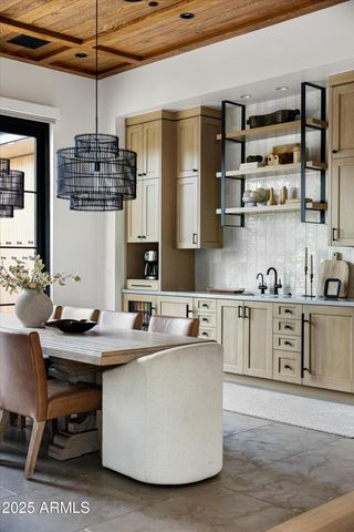 5715 E MONTEROSA Street, Phoenix, AZ 85018