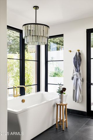 5715 E MONTEROSA Street, Phoenix, AZ 85018