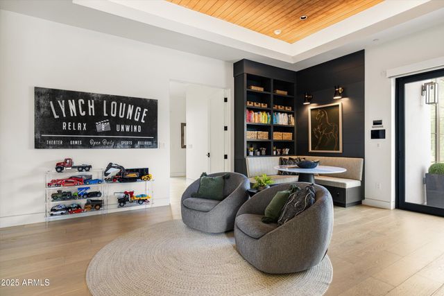 5715 E MONTEROSA Street, Phoenix, AZ 85018