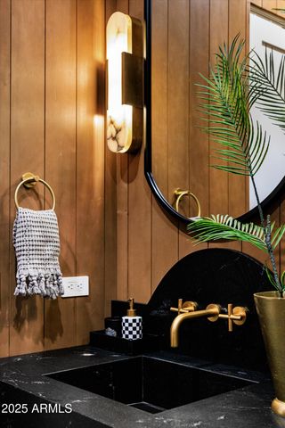 5715 E MONTEROSA Street, Phoenix, AZ 85018