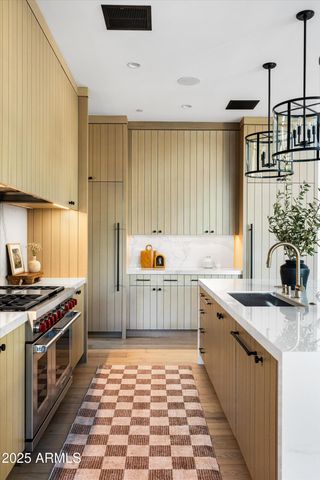 5715 E MONTEROSA Street, Phoenix, AZ 85018