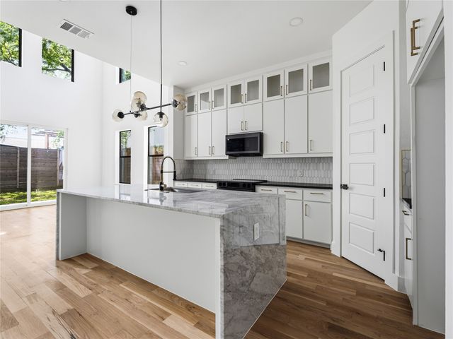 1958 Toronto Street, Dallas, TX 75212