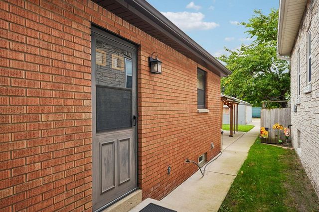 3760 S Kansas AVENUE, Milwaukee, WI 53207