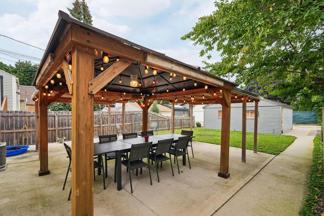3760 S Kansas AVENUE, Milwaukee, WI 53207