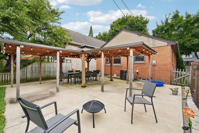 3760 S Kansas AVENUE, Milwaukee, WI 53207