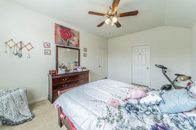 108 Eider Drive, Sanger, TX 76266