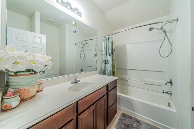 108 Eider Drive, Sanger, TX 76266