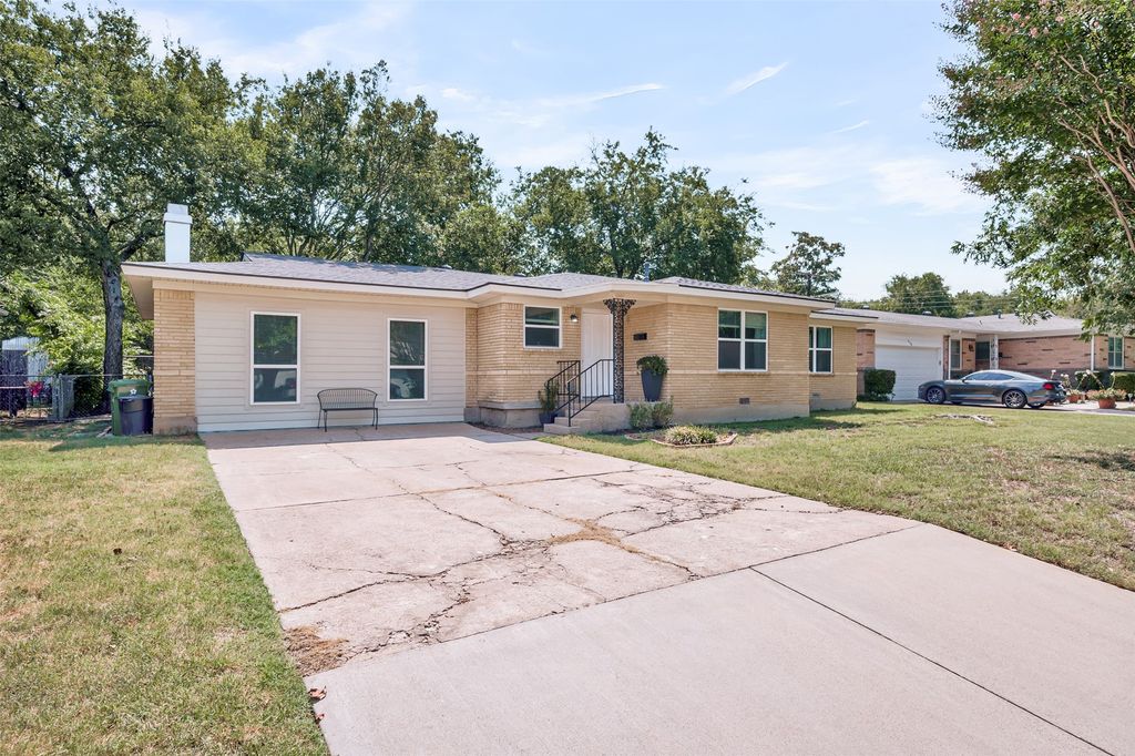 4154 Mackey Drive, North Richland Hills, TX 76180