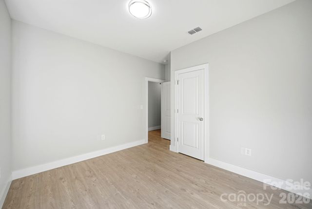 1111 W 7th Avenue, Gastonia, NC 28052