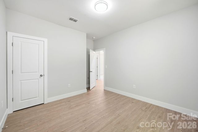 1111 W 7th Avenue, Gastonia, NC 28052