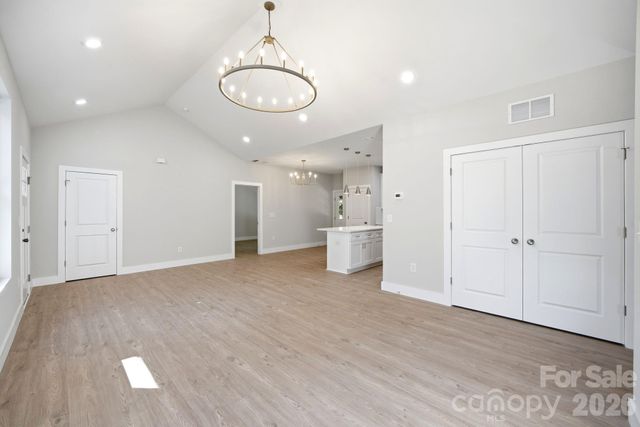 1111 W 7th Avenue, Gastonia, NC 28052