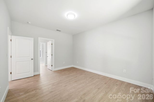 1111 W 7th Avenue, Gastonia, NC 28052