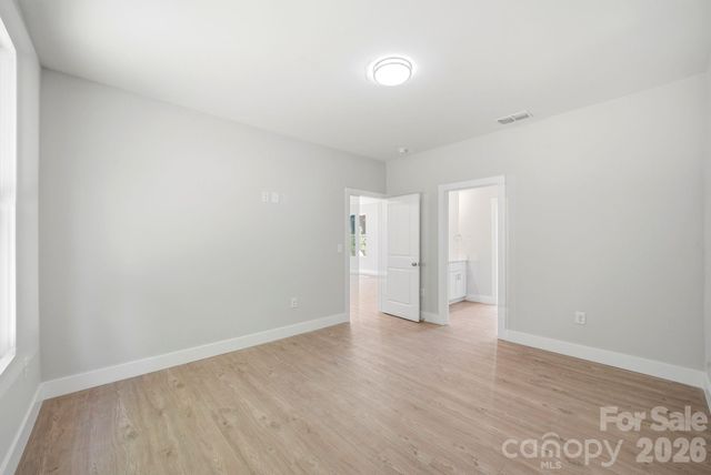 1111 W 7th Avenue, Gastonia, NC 28052