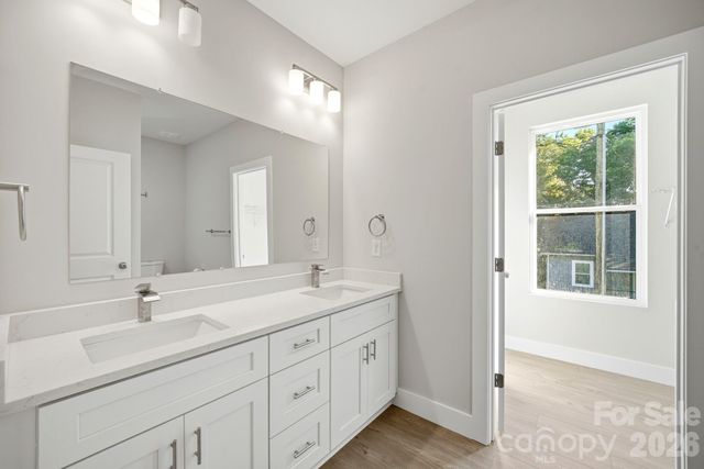 1111 W 7th Avenue, Gastonia, NC 28052