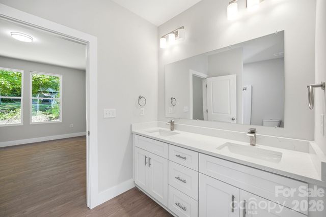 1111 W 7th Avenue, Gastonia, NC 28052