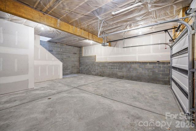 1111 W 7th Avenue, Gastonia, NC 28052