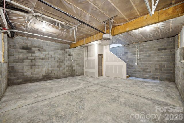 1111 W 7th Avenue, Gastonia, NC 28052