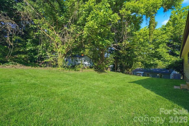1111 W 7th Avenue, Gastonia, NC 28052