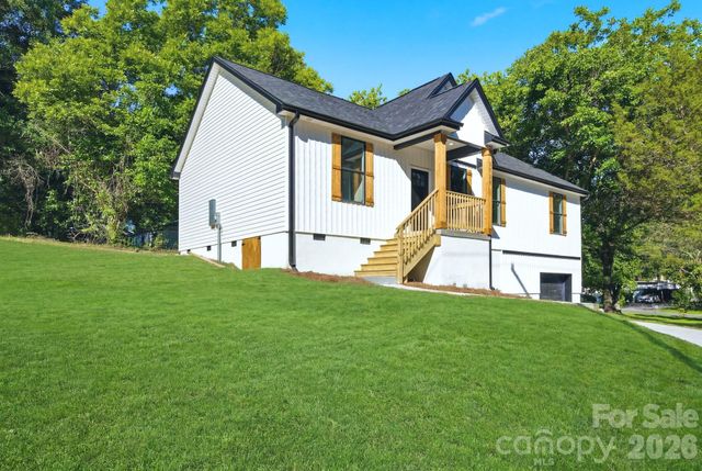 1111 W 7th Avenue, Gastonia, NC 28052