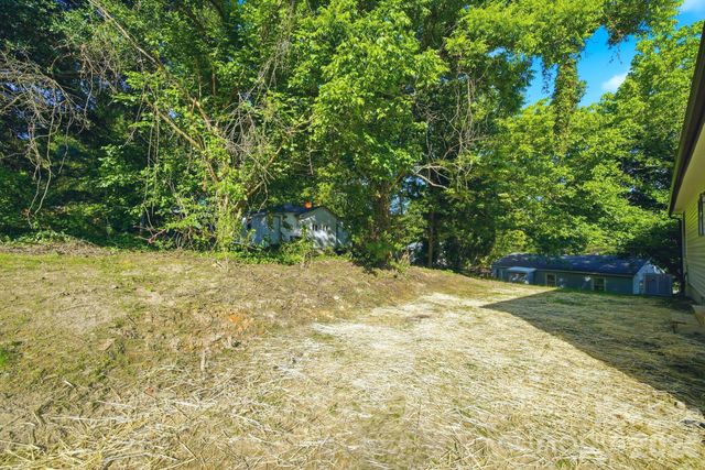 1111 W 7th Avenue, Gastonia, NC 28052