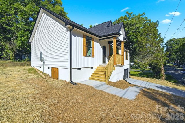 1111 W 7th Avenue, Gastonia, NC 28052