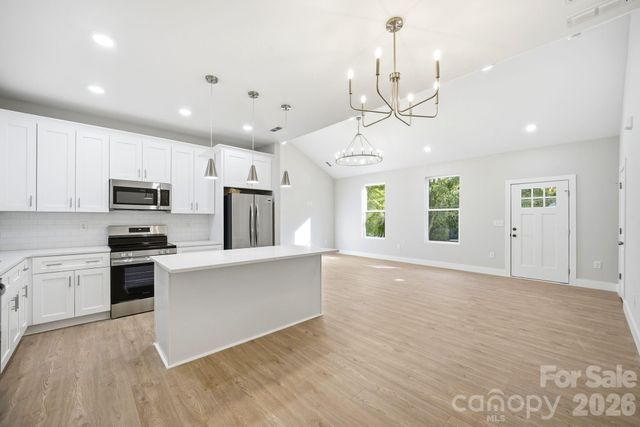 1111 W 7th Avenue, Gastonia, NC 28052