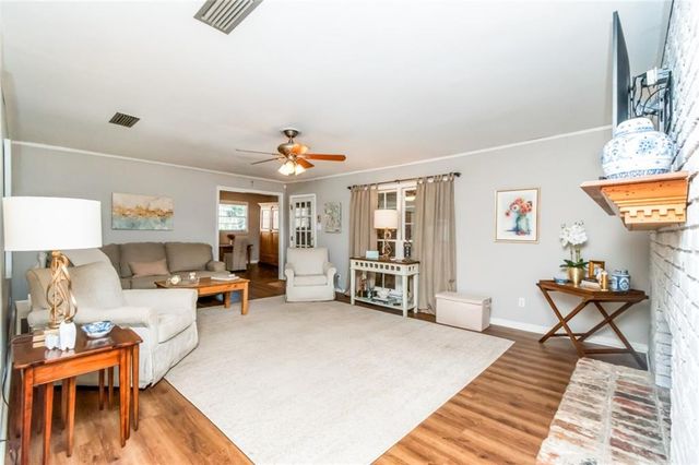 3520 Springwood Drive E, Mobile, AL 36608