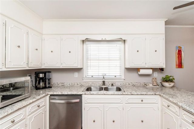 3520 Springwood Drive E, Mobile, AL 36608