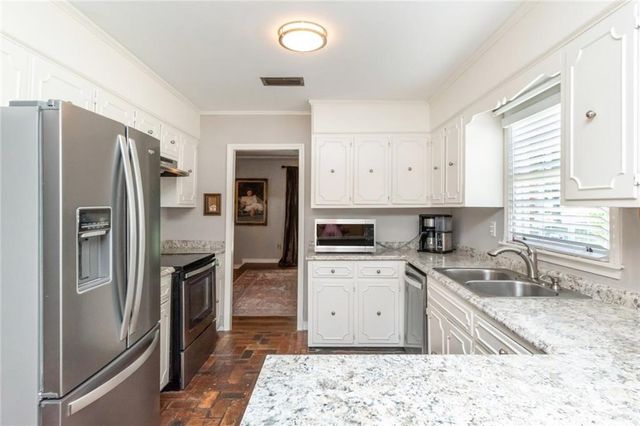 3520 Springwood Drive E, Mobile, AL 36608