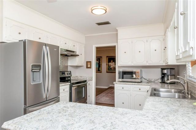 3520 Springwood Drive E, Mobile, AL 36608