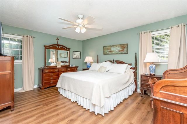 3520 Springwood Drive E, Mobile, AL 36608