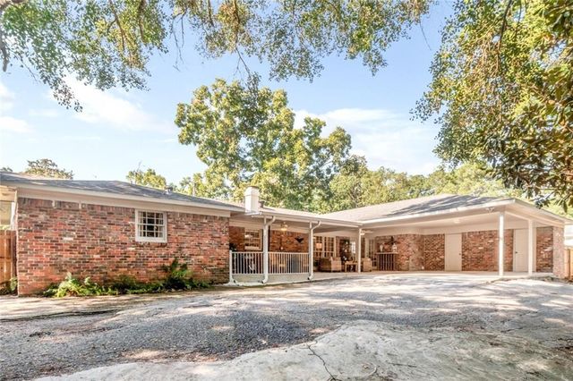 3520 Springwood Drive E, Mobile, AL 36608