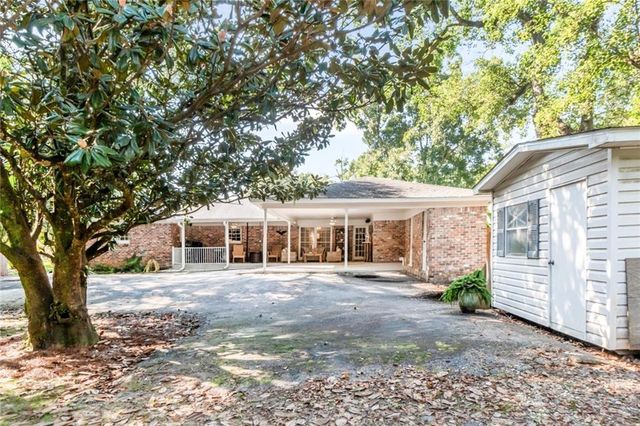 3520 Springwood Drive E, Mobile, AL 36608