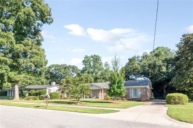 3520 Springwood Drive E, Mobile, AL 36608