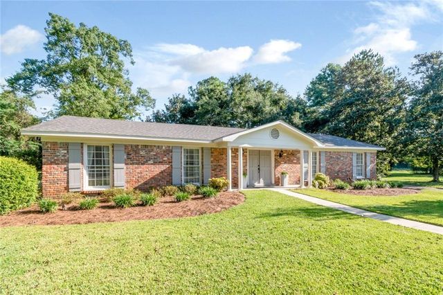 3520 Springwood Drive E, Mobile, AL 36608