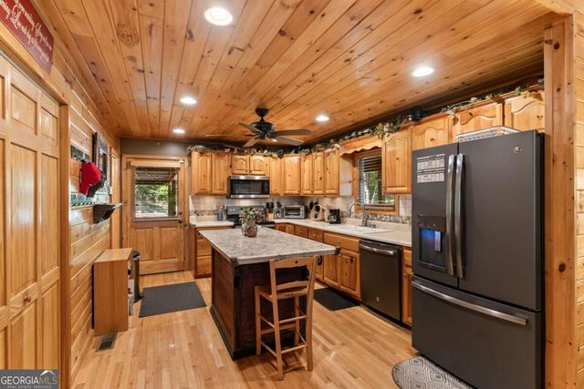 51 Cornerstone Court 68, Mccaysville, GA 30555