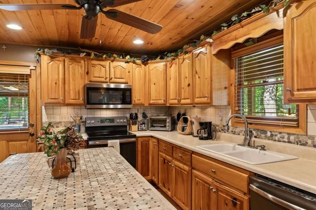 51 Cornerstone Court 68, Mccaysville, GA 30555
