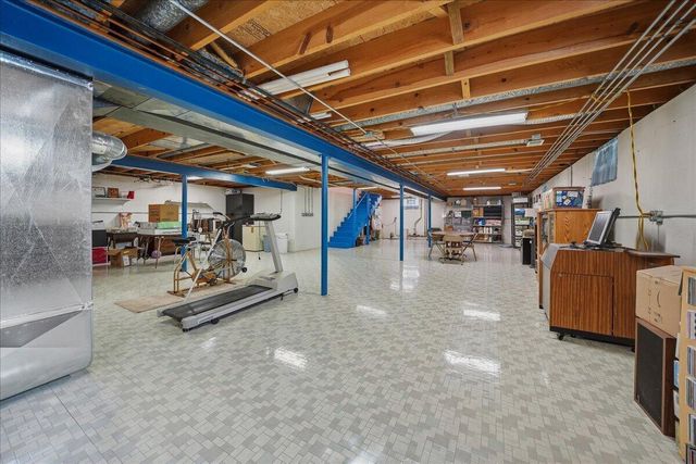 1125 Woodhollow Drive, Schererville, IN 46375