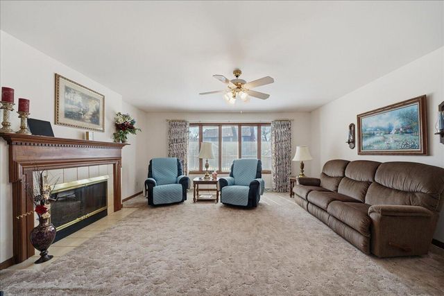 1125 Woodhollow Drive, Schererville, IN 46375