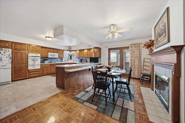 1125 Woodhollow Drive, Schererville, IN 46375