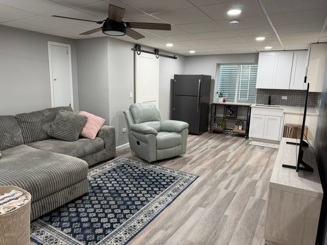 16637 Serene Lake Way, Crest Hill, IL 60403