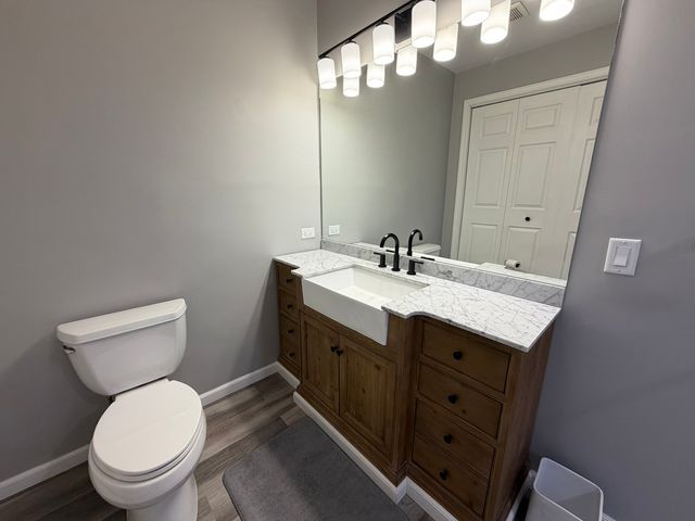 16637 Serene Lake Way, Crest Hill, IL 60403