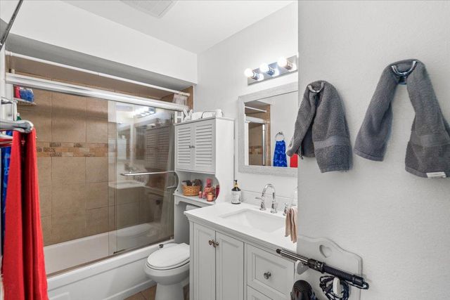 6828 Butler Ct, Stockton, CA 95219