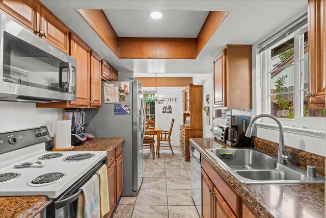 6828 Butler Ct, Stockton, CA 95219