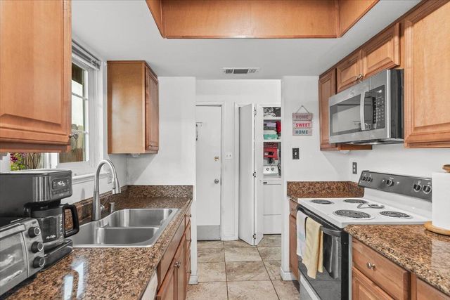 6828 Butler Ct, Stockton, CA 95219