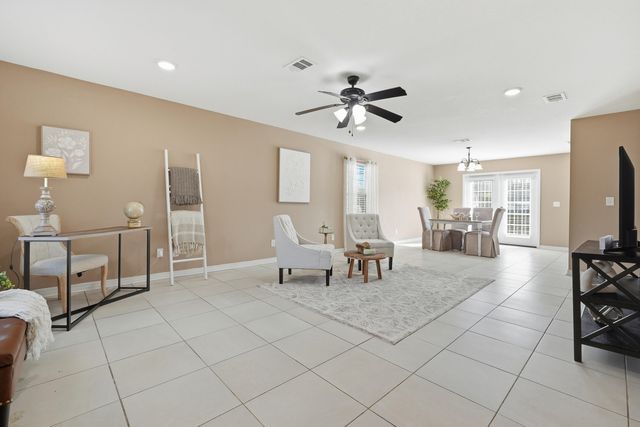 499 Eisenhower Drive, Crestview, FL 32539