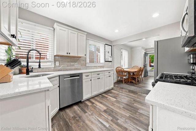 29237 Boston Street, St. Clair Shores, MI 48081